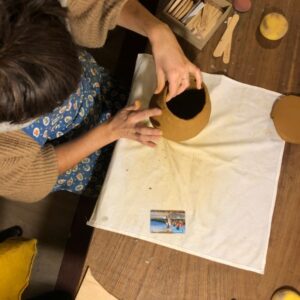 Façonnage à la main à l'atelier des Papoterie